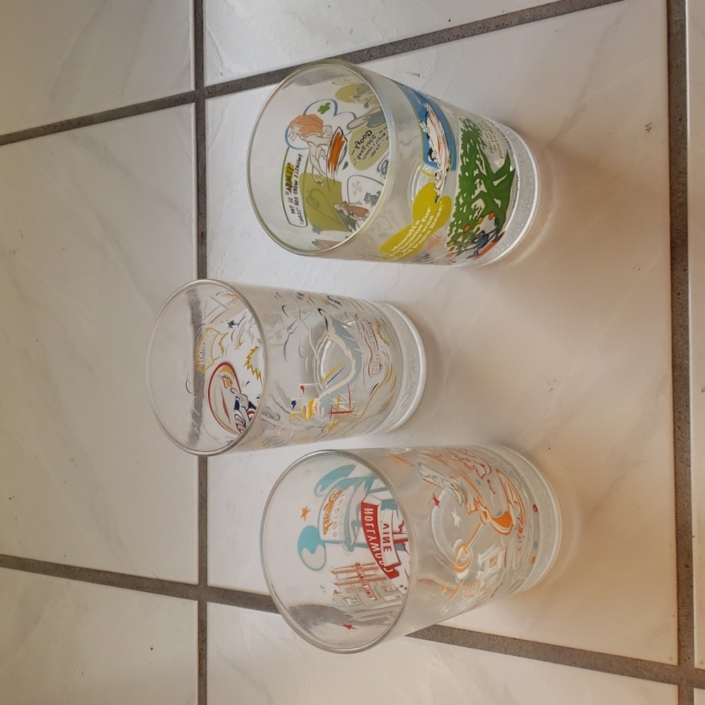 Vintage rare hard to find set of McDonalds Disney years of magic tumblers (3) - Picture 2 of 8